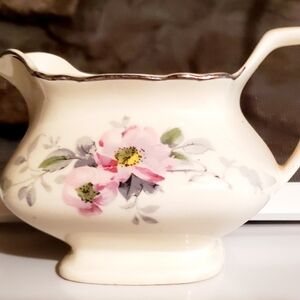 Single china creamer